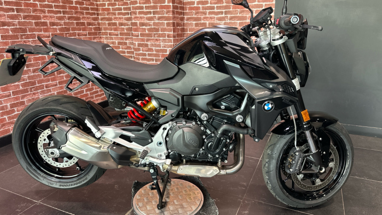 BMW F900 R